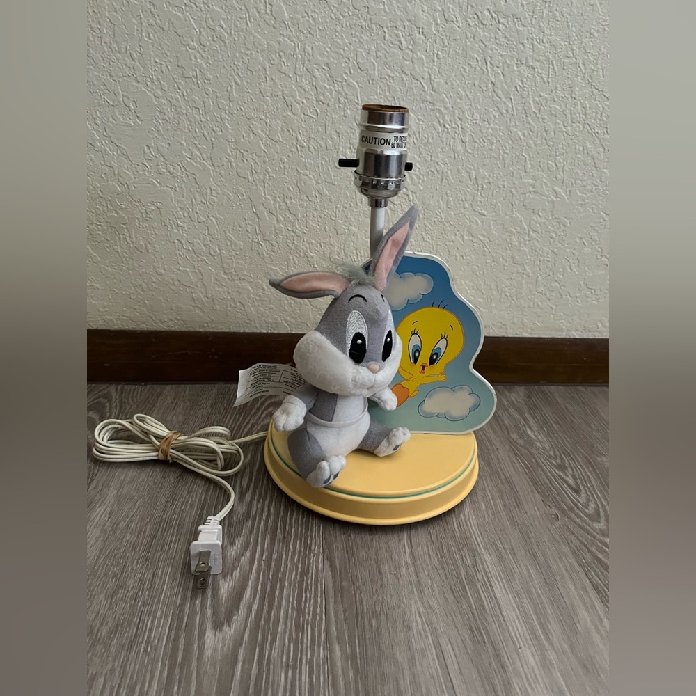 Vintage Baby Looney Tunes Bugs Bunny Tweety Bird Nursery Dolly Toy Lamp Rare